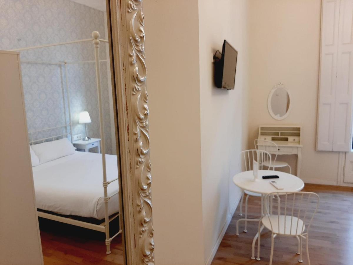 Lumine Luxury Suites By Gaiarooms Barcelona Eksteriør billede