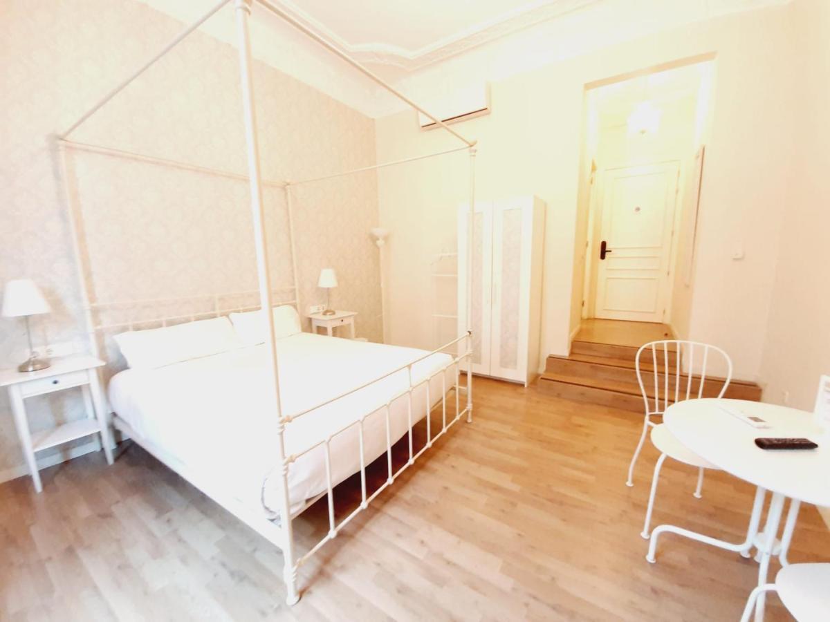 Lumine Luxury Suites By Gaiarooms Barcelona Eksteriør billede